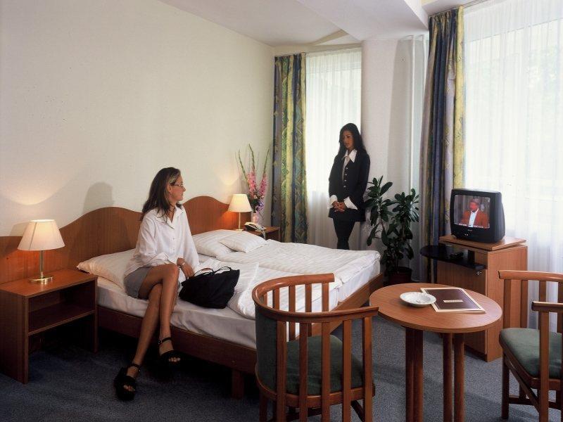 Hotel Nagyerdo Debrecen Extérieur photo